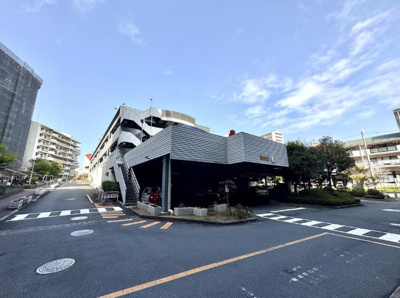 【駐車場】 | 星和プラネタウン千里南第1期 | 物件を比較検討したいお客様には、「物件比較見学プラン」をご用意しております。こちらの物件だけでなく、お客様の希望に沿った物件を、いくつかまとめてご案内させて頂きます。