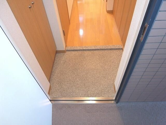 ビュークレスト小金井の玄関