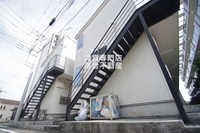 【エントランス】 | Maple East＆West（メイプルイーストアンドウエスト） | 落ち着いた雰囲気♪