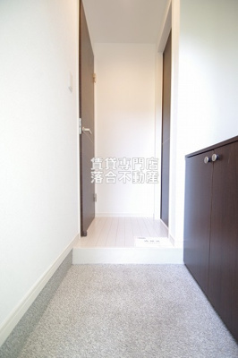 【玄関】 | Maple East＆West（メイプルイーストアンドウエスト） | 落ち着いた玄関♪