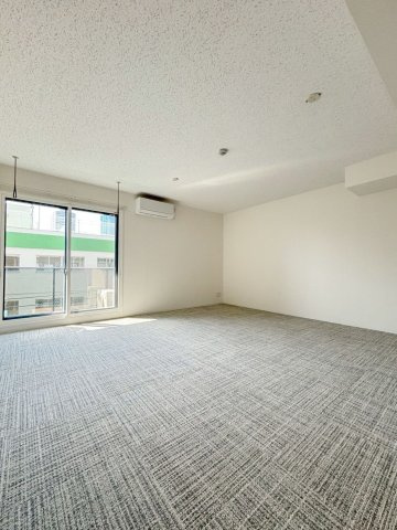 「防音マンション」AMI東池袋の居間・リビング|14.35帖の防音室です