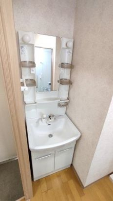 ロハスY新宿の独立洗面台