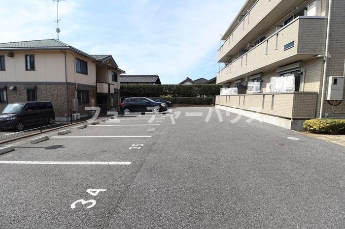 大黒屋　八の駐車場