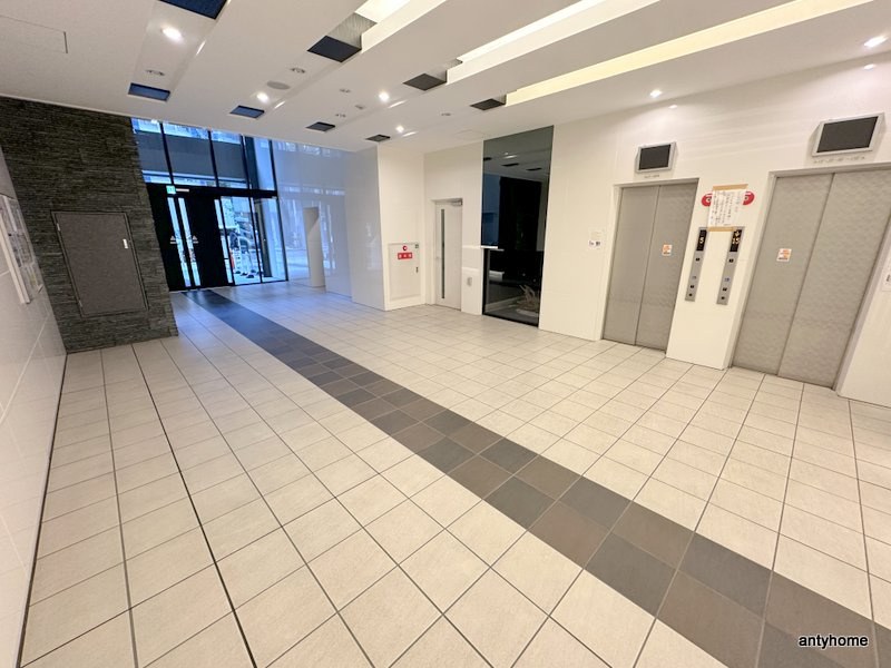 アーデンタワー本町イースト　仲介手数料無料のロビー