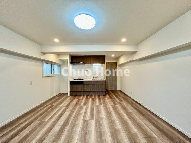 グリーンキャピタル金町の居間・リビング|【居間・リビング】「ＬＤＫは家族団らんをデザイン」広いＬＤＫでは家族が集まり一緒の時間を過ごせる工夫がされております。何気ない一日の当たり前のひとコマがいつか一生の宝物になります