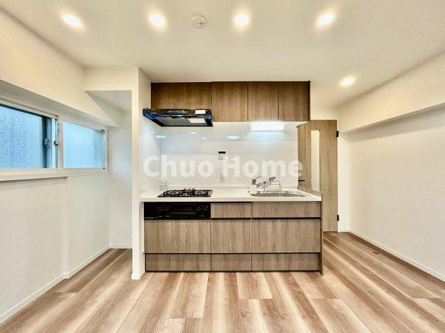 グリーンキャピタル金町のキッチン|ワイドで収納豊富なシステムキッチン