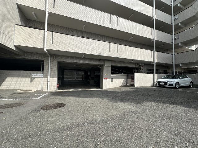 戸塚西パークホームズ壱番館の駐車場|駐車場の空き状況については、その都度、確認いたしますのでお気軽にお聞きください。