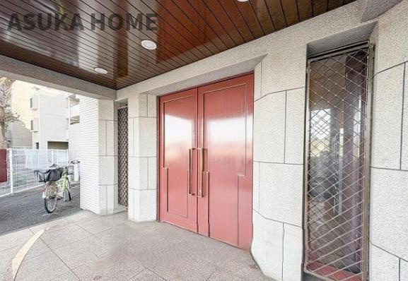 戸塚西パークホームズ壱番館の玄関|マンションの顔、エントランスになります。ホテルに帰ったような豪華な雰囲気に包まれます。