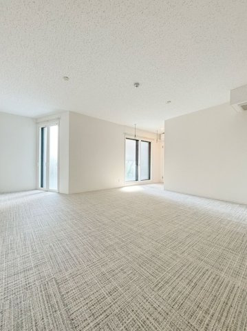「防音マンション」AMI東池袋の居間・リビング|16.17帖の防音室です