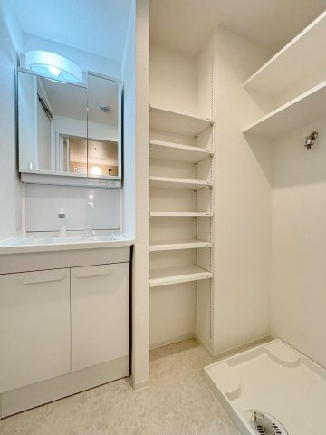 「防音マンション」AMI東池袋の洗面所|広い洗面スペース