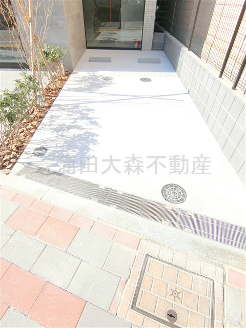 ラクラス蒲田Ⅱの駐車場|敷地内平置き駐車場　空き状況等詳細はお問合せ下さい。