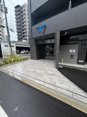 【エントランス】 | セレニテフラン難波
