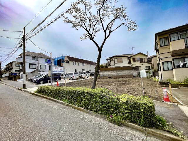 練馬区平和台1丁目　開放的なロケーション　建築条件なし　限定3区画の前面道路含む現地写真