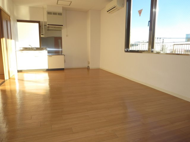 フェリースお花茶屋の居間・リビング