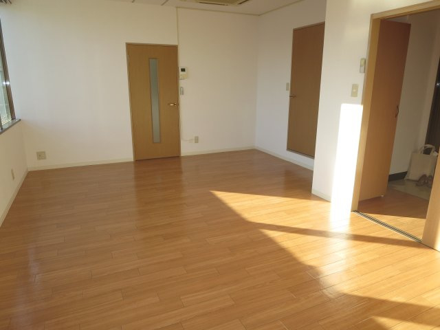 フェリースお花茶屋の居間・リビング