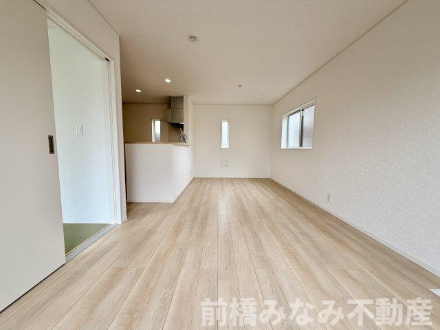 前橋市大前田町第１　限定1棟　クレイドルガーデン　新築建売の居間・リビング|ゆったりとした居間です