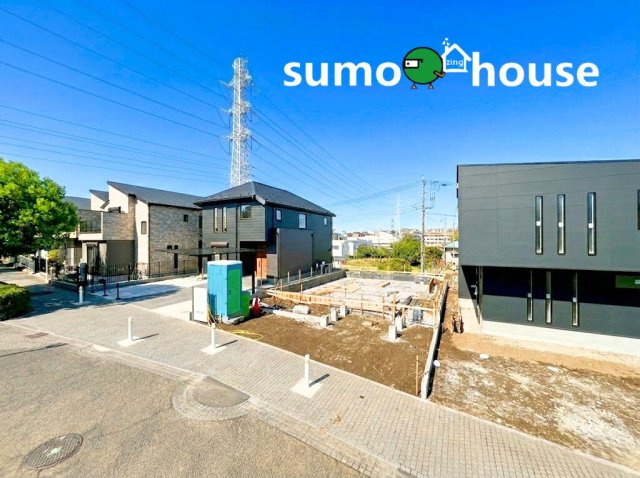 横浜市都筑区荏田南2期　1号棟の前面道路含む現地写真