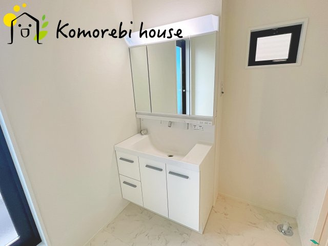 さいたま市大宮区土手町　5期　新築一戸建て　KEIAI GRACE　02の独立洗面台|独立洗面台で身支度をすべて済ませてしまいましょう