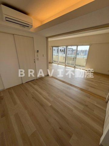 コスモリード谷町六丁目（旧ドゥーエ谷町）　BRAVI不動産の洋室|【ドゥーエ谷町】洋室です