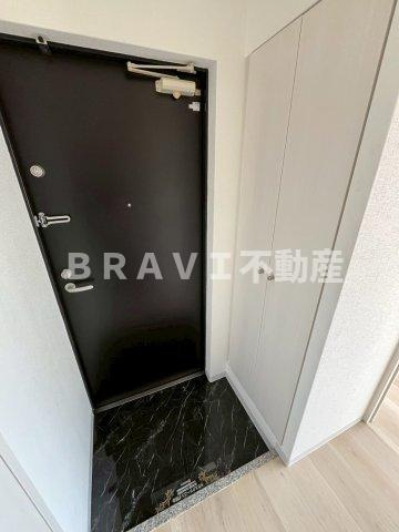コスモリード谷町六丁目（旧ドゥーエ谷町）　BRAVI不動産の玄関|【ドゥーエ谷町】きれいな玄関です