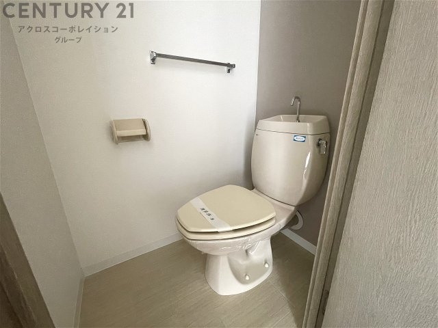 コンパクトで使いやすいトイレです
