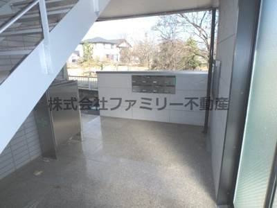 【エントランス】 | S&T