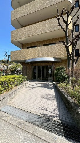 ロイヤルシャトー夙川公園のエントランス|エントランス
