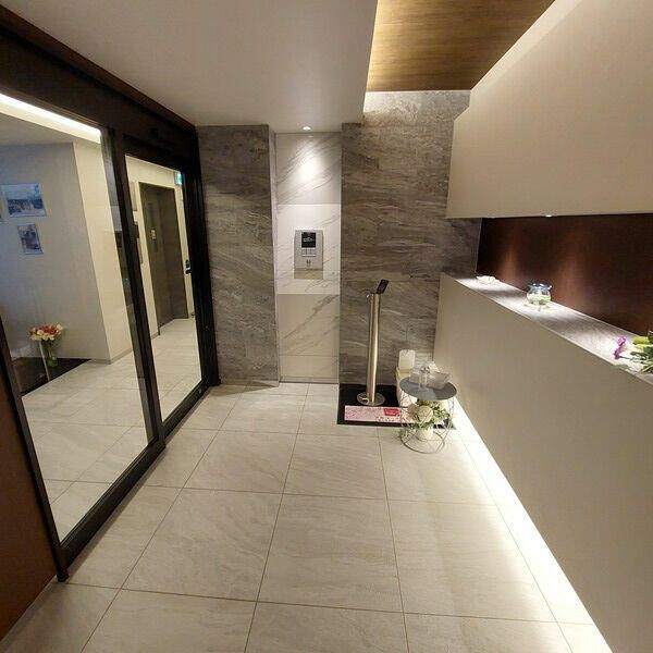 マミービルのエントランス