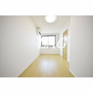 【居間・リビング】 | プランドール市川 | 洋室のお部屋です。
