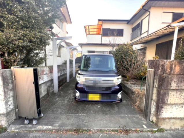 下都賀郡壬生町　中古戸建　吹き抜け玄関×和室続き間のあるゆとりの邸宅の駐車場|駐車1台可能です