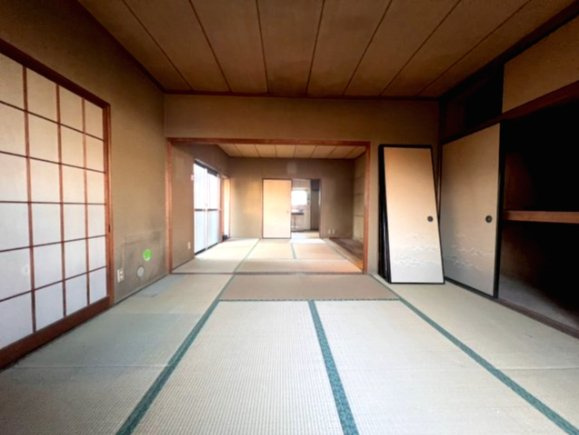 下都賀郡壬生町　中古戸建　吹き抜け玄関×和室続き間のあるゆとりの邸宅の和室|きれいな和室です