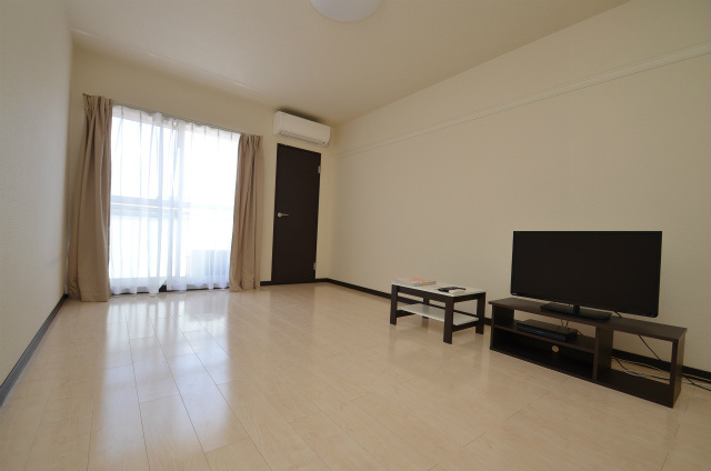 北九州市八幡西区陣原３丁目のアパートの居間・リビング|同タイプ