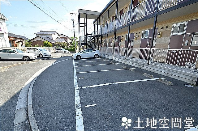 北九州市八幡西区永犬丸２丁目のアパートの駐車場