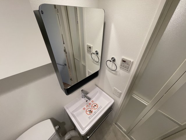 セレニテ神戸ミラクの独立洗面台
