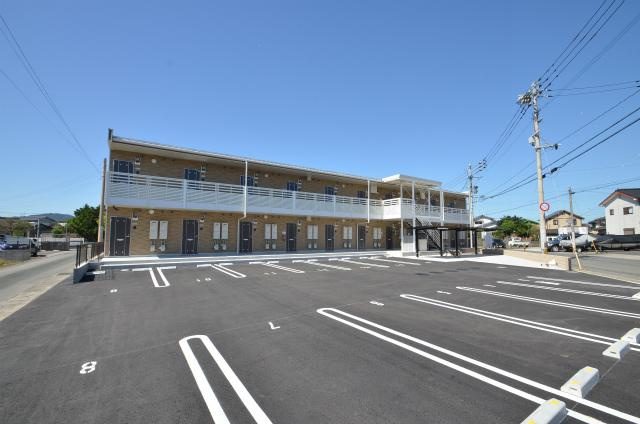 直方市大字感田のアパート