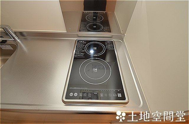 直方市大字上頓野のアパートのキッチン