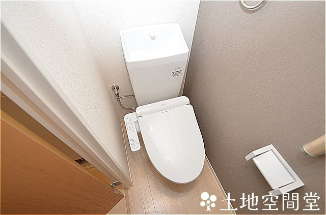 直方市大字上頓野のアパートのトイレ