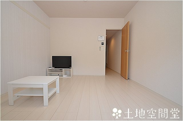 直方市大字上頓野のアパートの洋室