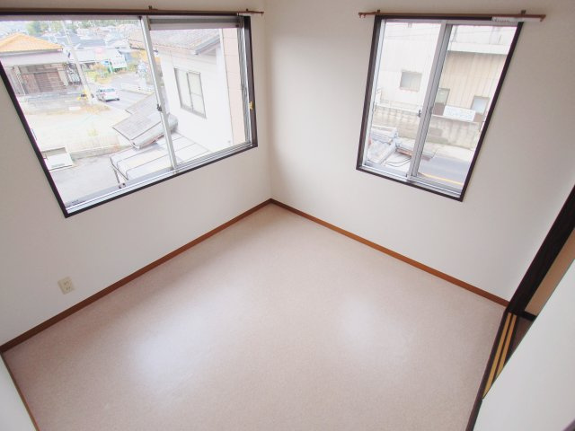 コーポ稲荷Aの洋室