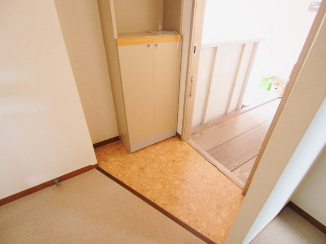 コーポ稲荷Aの玄関