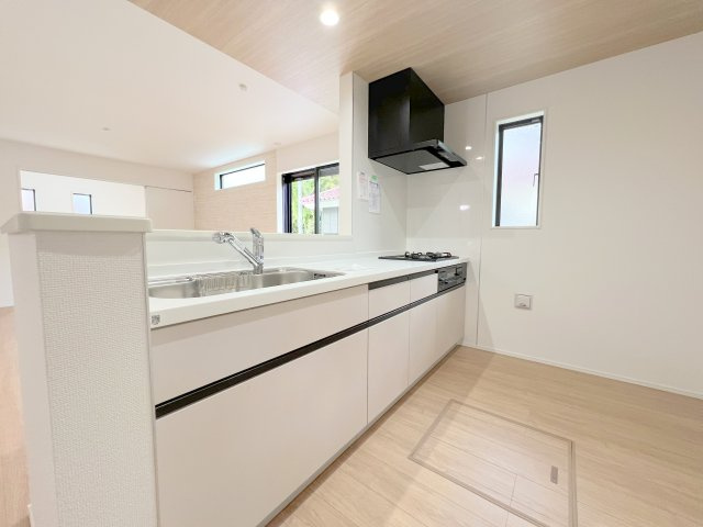 青梅市畑中1丁目　新築戸建全2棟の居間・リビング|LDK16.0帖