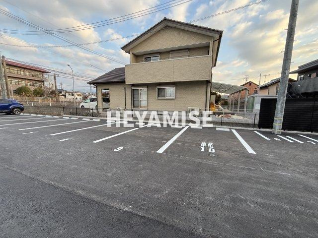 EXCEL長田Bの駐車場