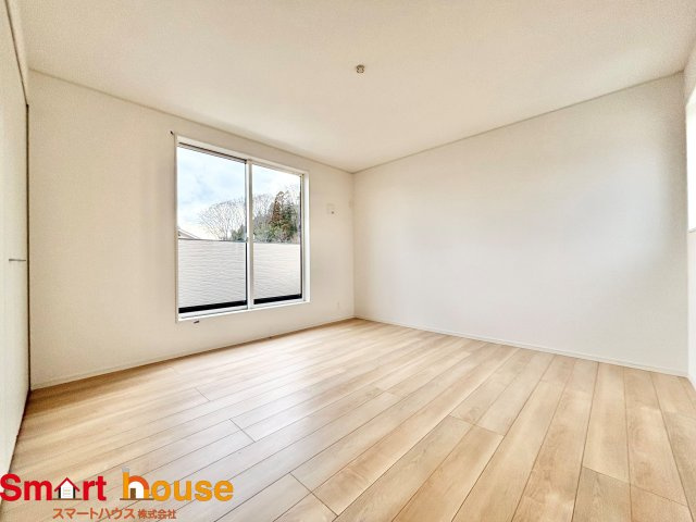 相模原市緑区谷ケ原第3　新築全3棟の洋室|家族一人ひとりの大切なプライベート空間。趣味に合わせて使って頂けるようシンプルに仕上げてあります。暮らし心地を大きく左右する収納を、適材適所に配置し使い勝手を考慮しました。
