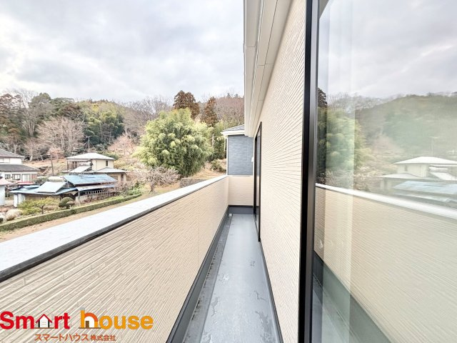 相模原市緑区谷ケ原第3　新築全3棟のバルコニー|コンパクトなのは狭さじゃなく、使い勝手にこだわった広さの証明。陽当りが良く、お洗濯物が良く乾き気持ち良いです！
