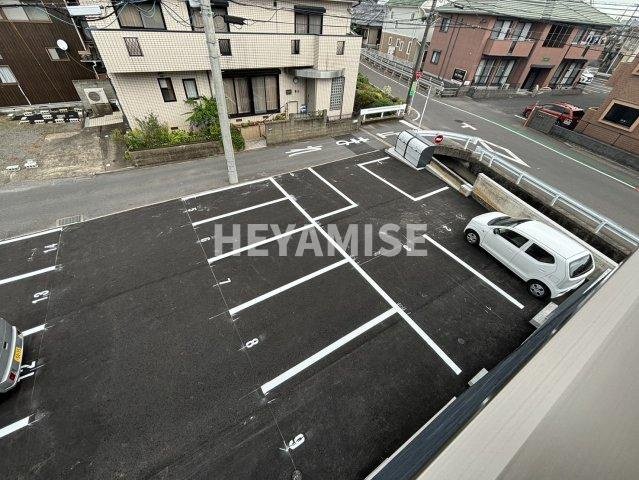 ミライ旭町の駐車場