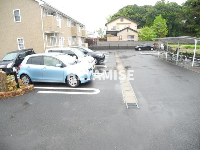 ヴィオラ　レジデンスAの駐車場