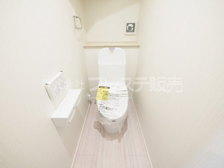 【トイレ】 | 現地写真（１号地１階トイレ）温水洗浄便座を標準装備！