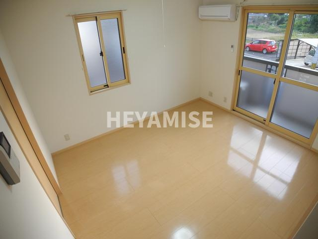 ガーデンハイツⅢの居間・リビング|※室内画像は別号室のもの