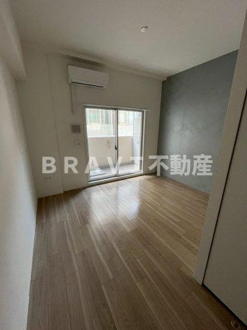 ラシーヌ瓦屋町　BRAVI不動産の居間・リビング|【ラシーヌ瓦屋町】こちらの居間で趣味の時間をお楽しみください