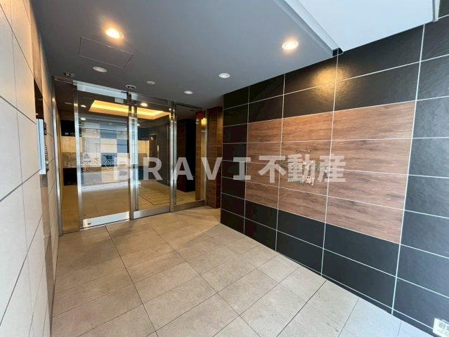 ラシーヌ瓦屋町　BRAVI不動産のエントランス|【ラシーヌ瓦屋町】清潔なエントランスです